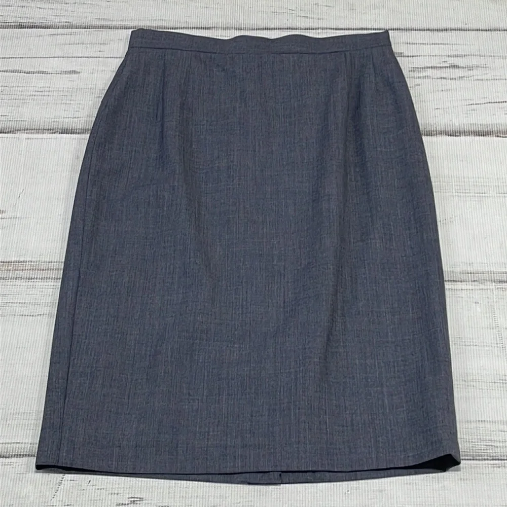 Giorgio Armani Pencil Skirt 100% Virgin Wool Knee Length Gray Size 10